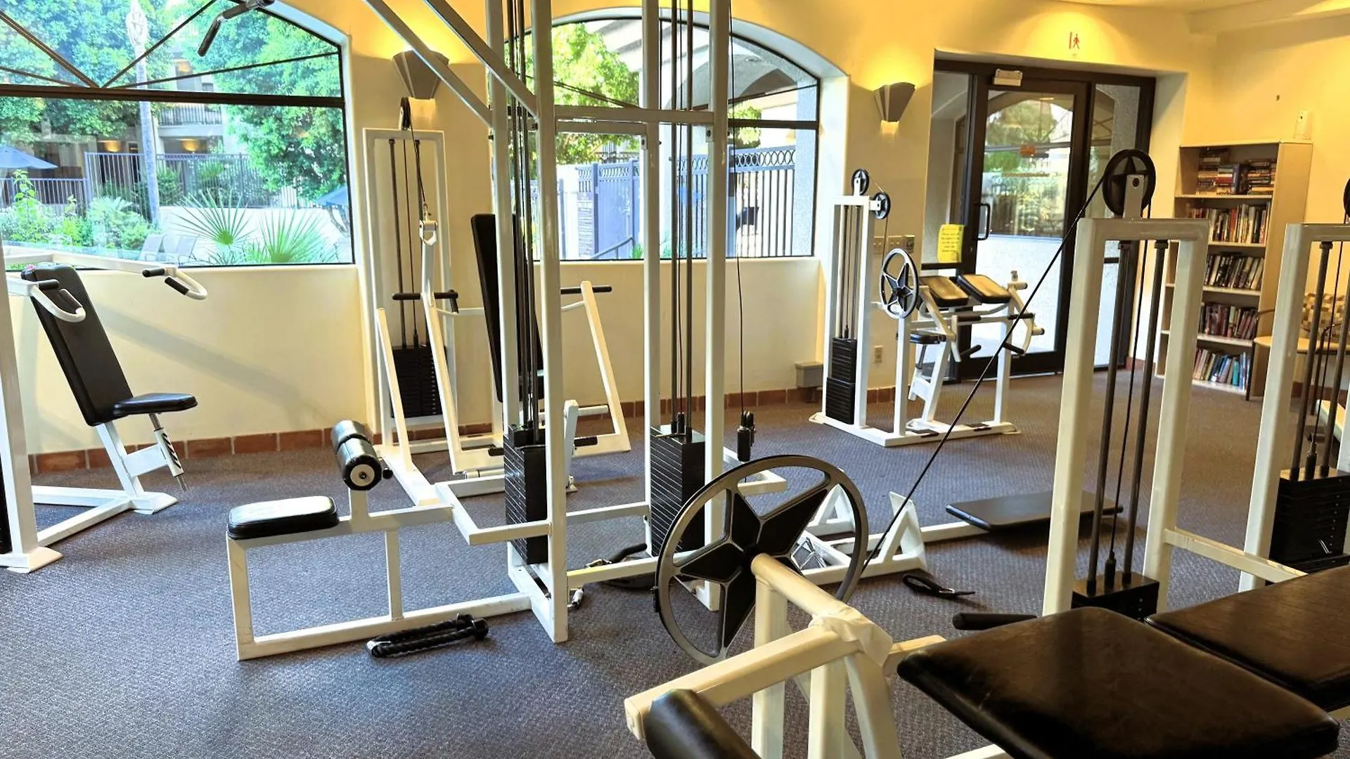 公寓 New Modern Apt, Vacation Or Long Stay 凤凰城
