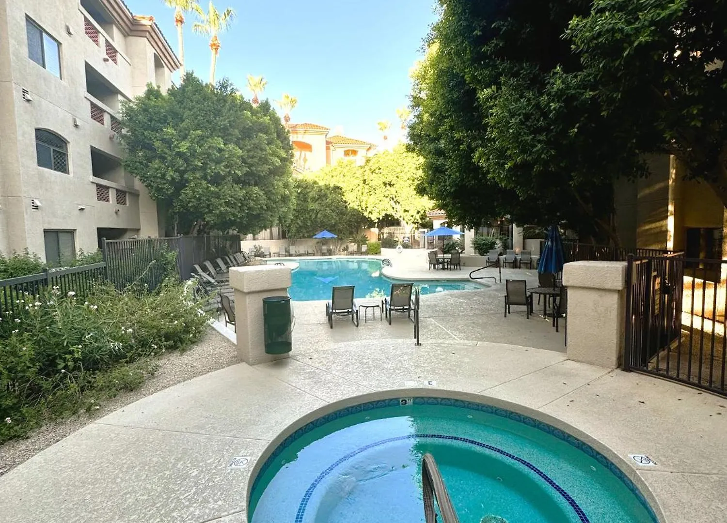 New Modern Apt, Vacation Or Long Stay 凤凰城